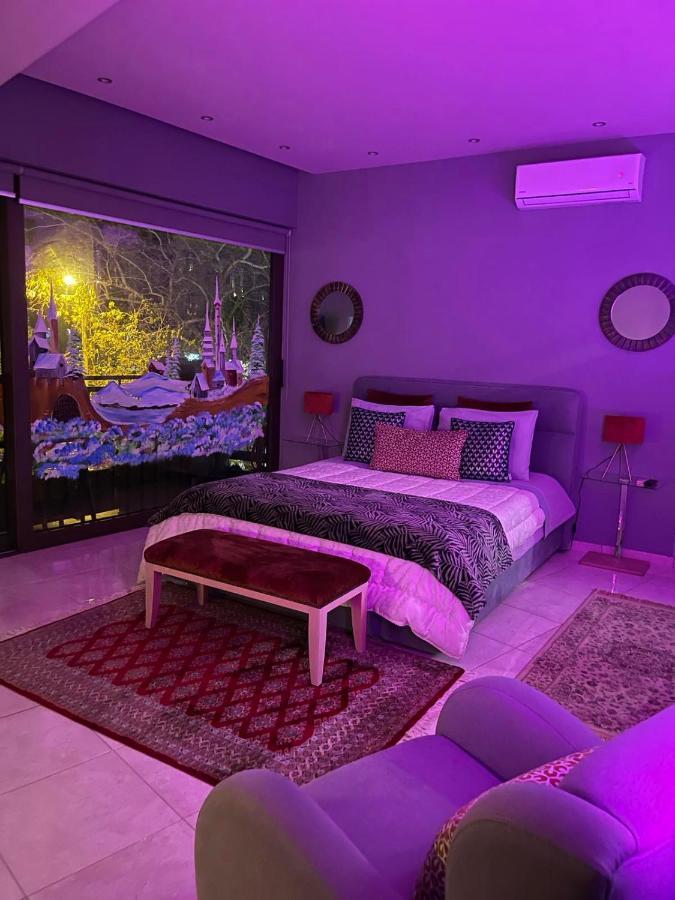 River City Studio Лариса Екстериор снимка